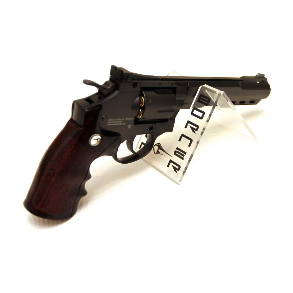 Borner Super sport 702 6'' Je tako realističen da bodo vaši prijatelji težko ugotovili ali gre za pravi ali zračni revolver. Narejen je v celoti iz kovine Borner Super sport 702 6'' Je tako realističen da bodo vaši prijatelji težko ugotovili ali gre za pravi ali zračni revolver. Narejen je v celoti iz kovine